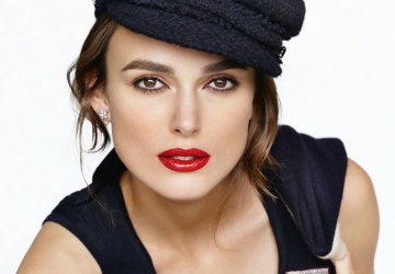 Keira Knitley wearing red lipstick