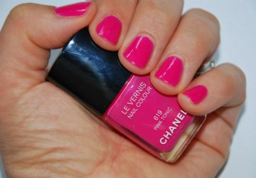 Pink is the fashion girls approved nail polish colour.