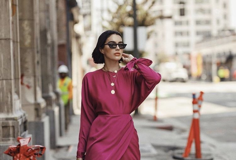 We are very happy that one of our favourite colours is making a comeback this season. The magenta will be the trendy colour that all fashion girls pick this season.