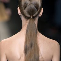 Summer is here and our hair calls for rest from styling and heat, so pony tail is coming to the rescue. Easy yet chic, we share 7 ideas to inspire you.
