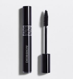 DiorShow is an amazing mascara, but if we have an affordable alternative at hand, almost as good, we should take advantage or at least be well informed about the topic.